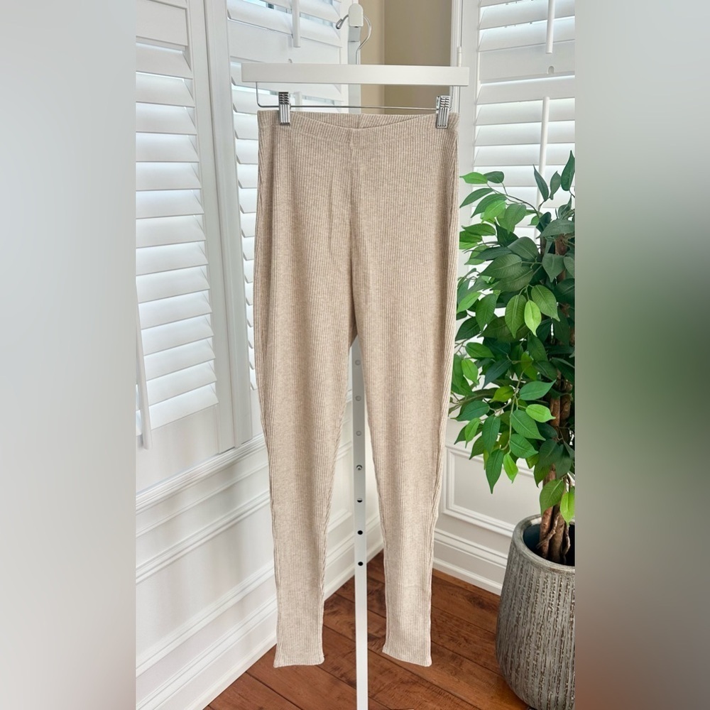 Pretty Little Thing Shape High Waist Soft Rib Leggings in Stone Size 8